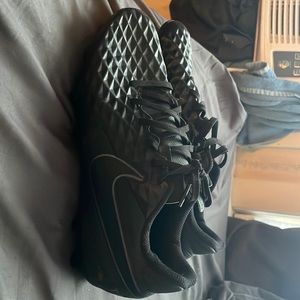 Soccer cleats woman size 7 US